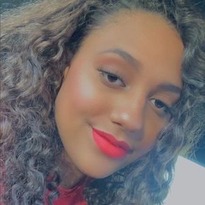 Meet your Posher, Aleah